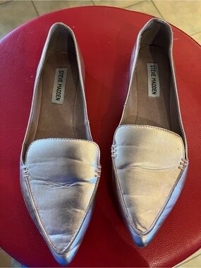 Steve Madden Metallic Pointed Toe Flats in Rose